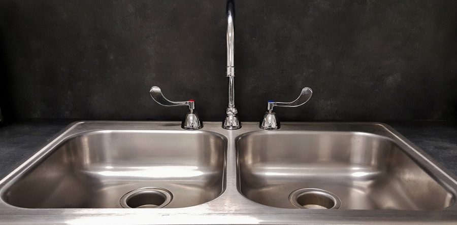 5 Plumbing Red Flags in Your Kitchen